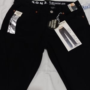 NWT S.O.N.G 90 boyfriend low rise jean.